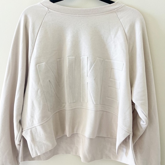 nike cropped crewneck- open to offers! - Picture 1 of 4